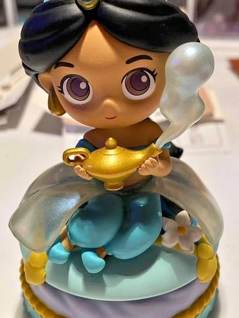 Disney Jasmine Princess mini jewelry box/figurine